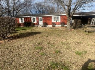 153 N Main St, Mortons Gap, KY 42440