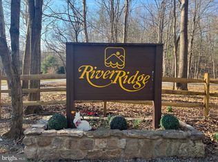 1417 Sideling Mountain Trl, Great Cacapon, WV 25422