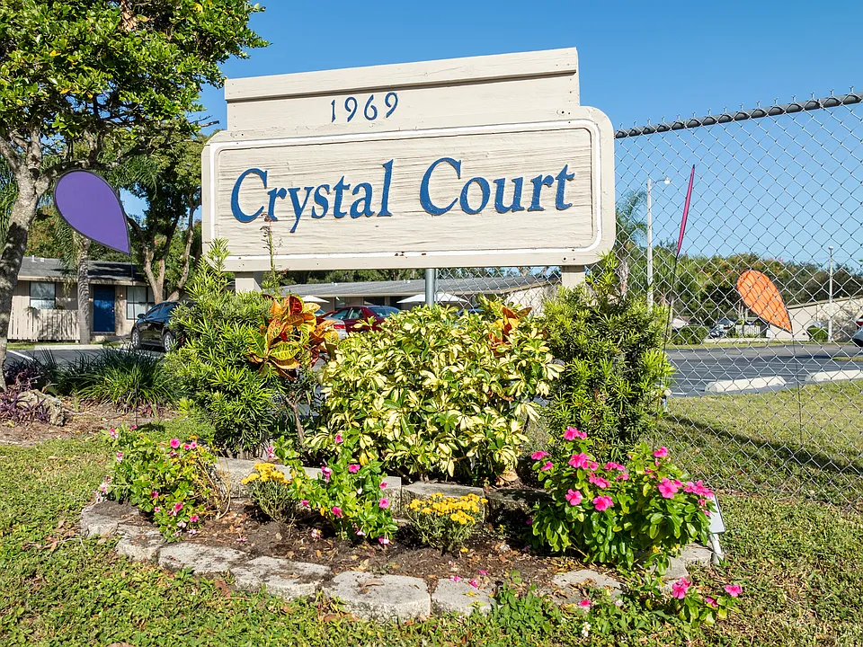 Crystal Court Apartments