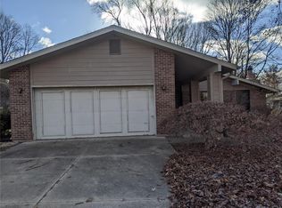 39 Depot Dr, Glen Carbon, IL 62034