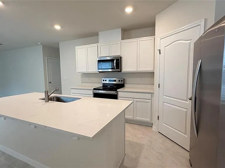 3314 Pine Lily Ave — Photo 2