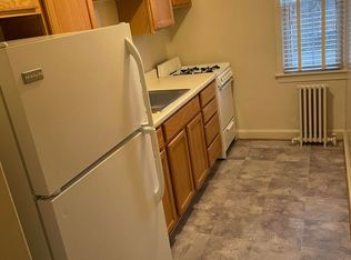 300 E Glendale Ave #304-2, Alexandria, VA 22301