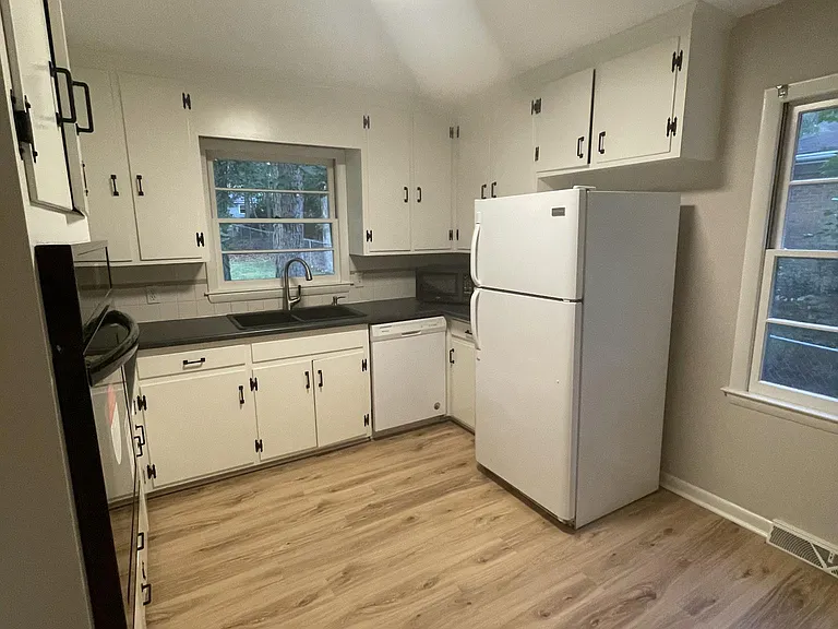 2112 Kilburn Rd — Photo 17