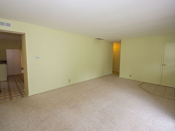 4th image of 1303 Viking Dr