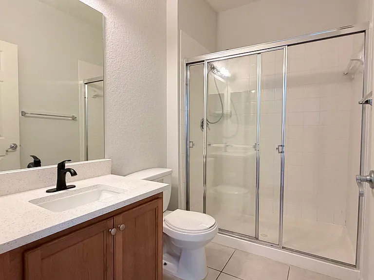 2334 Grand Central Pkwy #17 — Photo 21