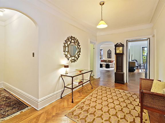 3rd image of 345 W 88th St APT 4A