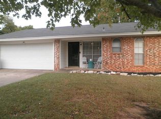 505 Leslie Dr, Noble, OK 73068