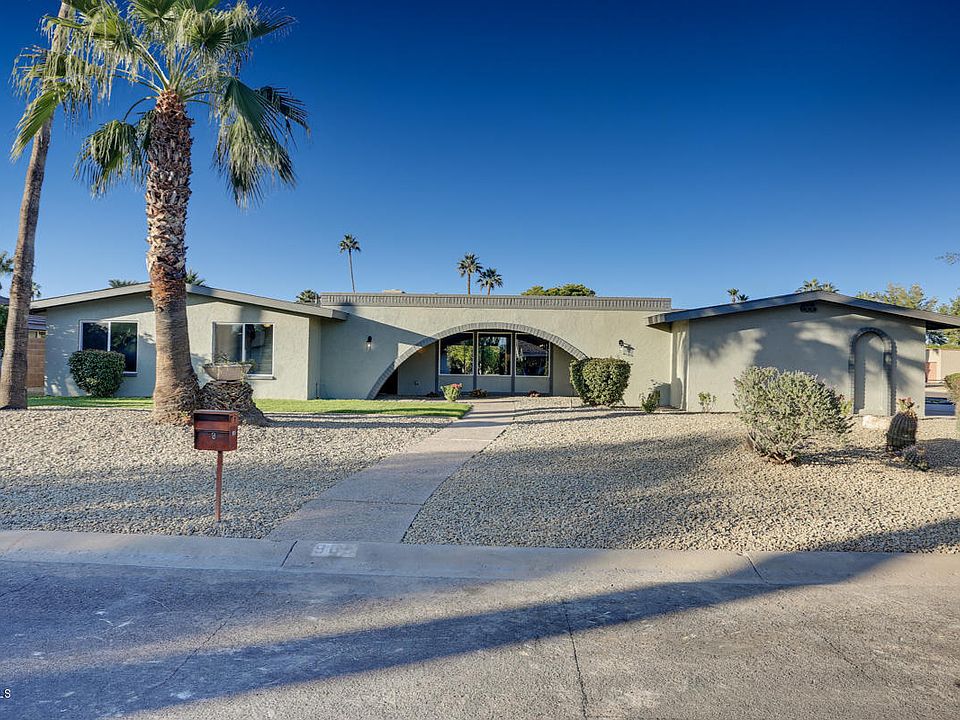 2nd image of 965 Castillo Dr S