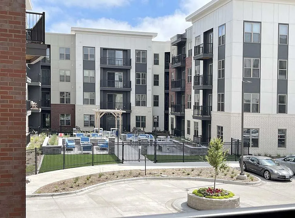 Elevate Apartments — Photo 2