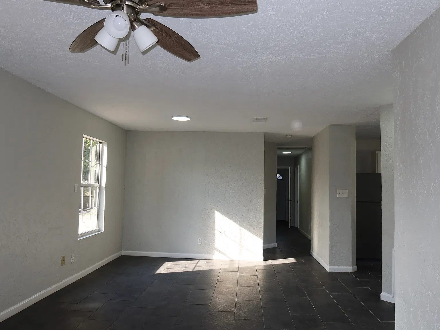 4 bed, 1363 sqft, $1,700 — Photo 4