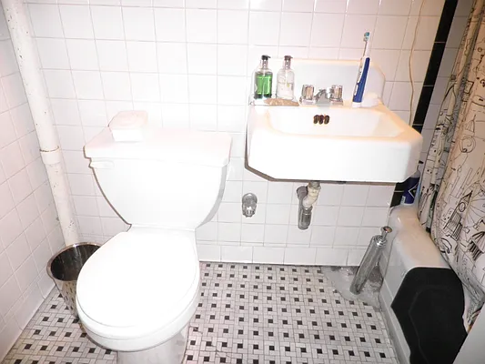 Rented by John O'Kelly Real Estate | media 29