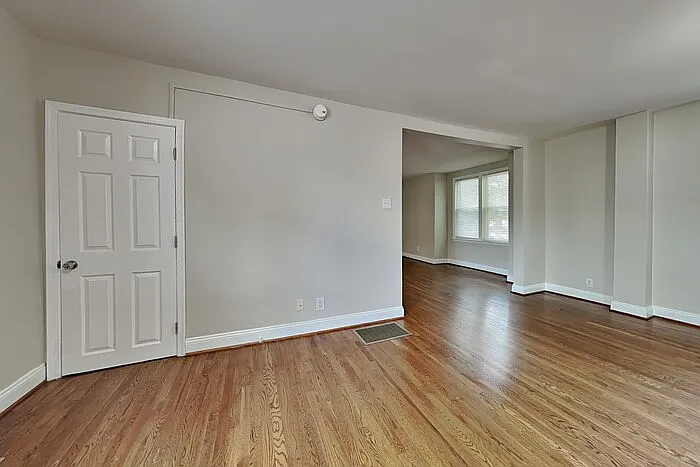 501 Fairview Ave — Photo 5