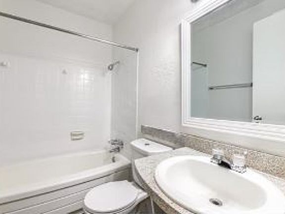 3rd image of 304 Norman Dr APT 13