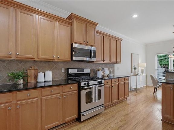 3rd image of 1184 Laurel Pl SE