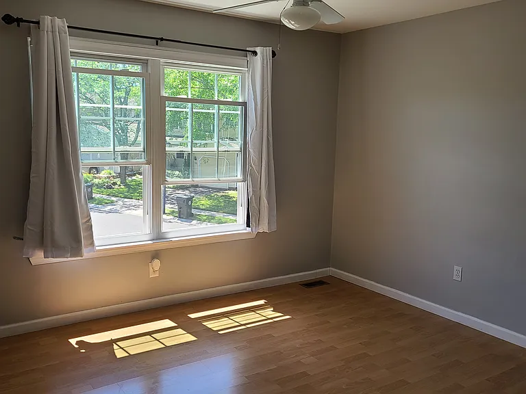 13 Covington Ct — Photo 9