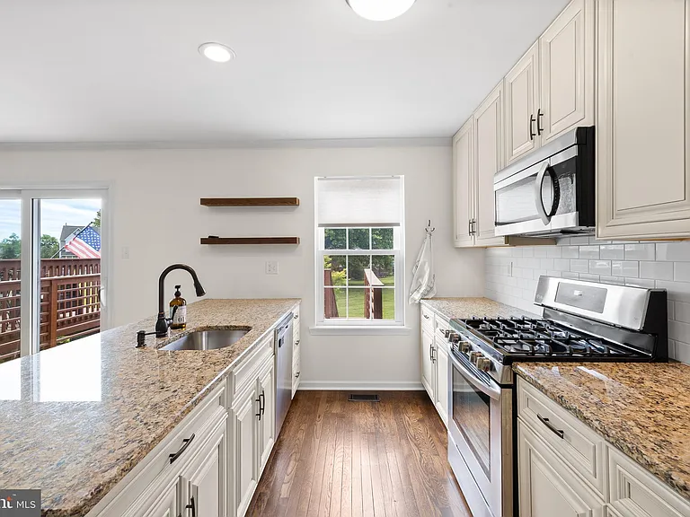328 Countryside Ct — Photo 12