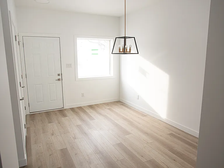 154 A Perth Ave #1 — Photo 7