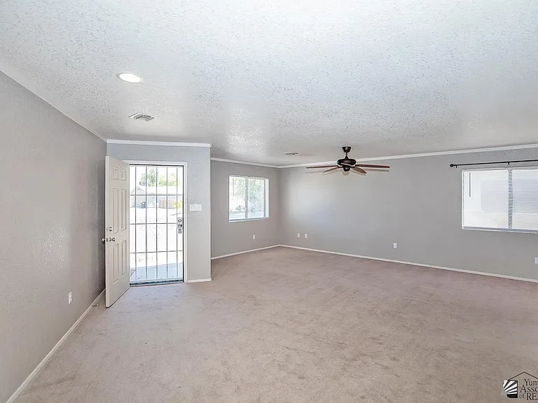 10490 S Typhoon Ave — Photo 4