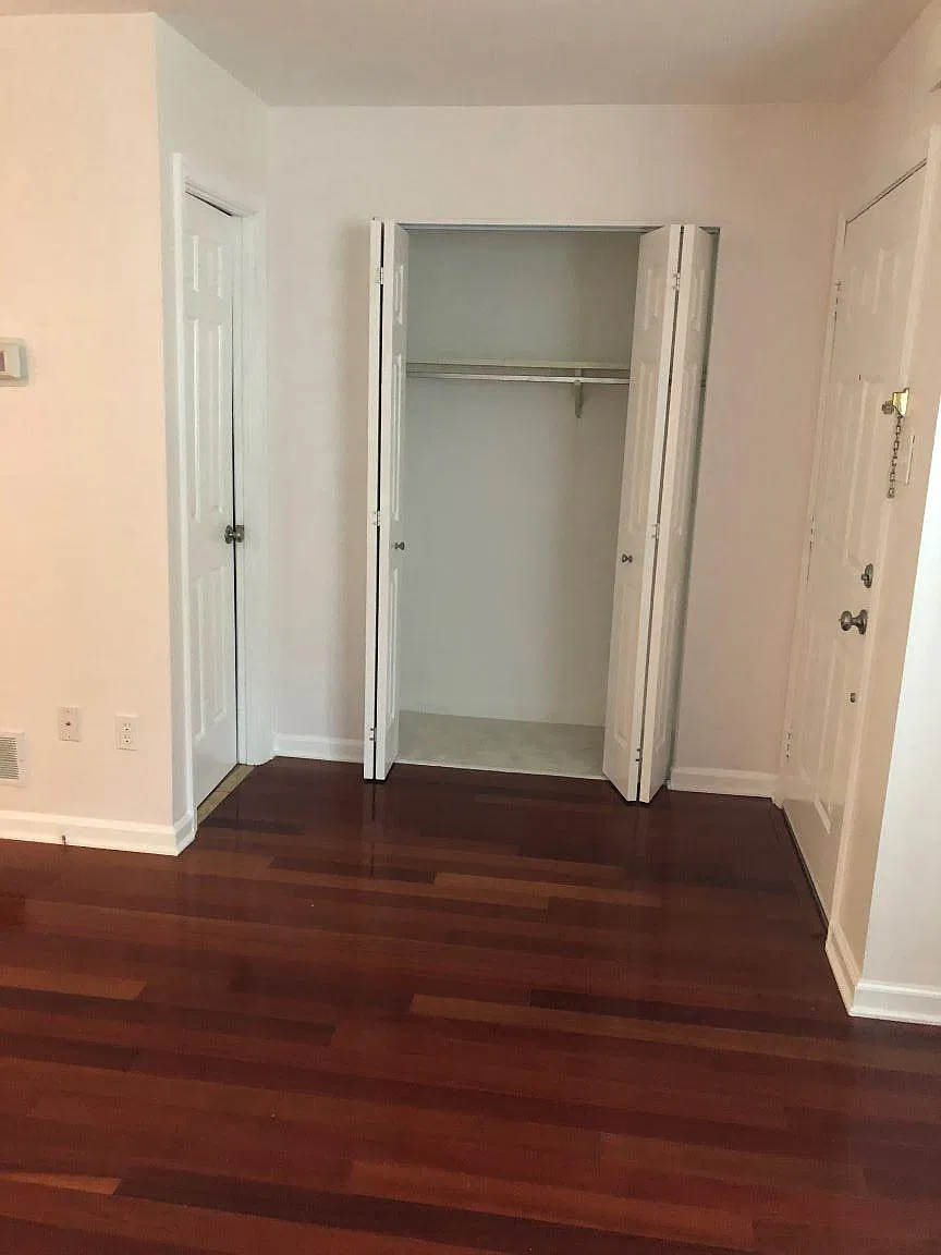 3 bed, 2.5 bath, 1920 sqft, $3,185 — Photo 3