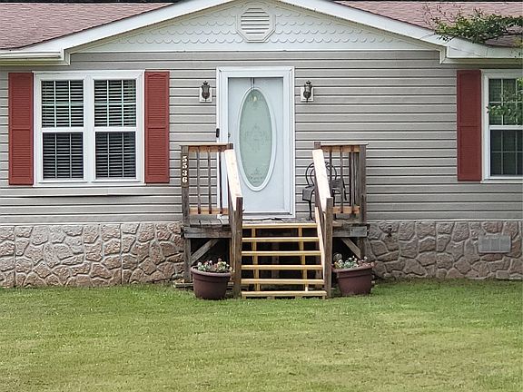 3rd image of 5536 Crystal Dr