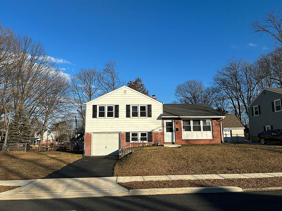 1st image of 522 Eisenhower Ave