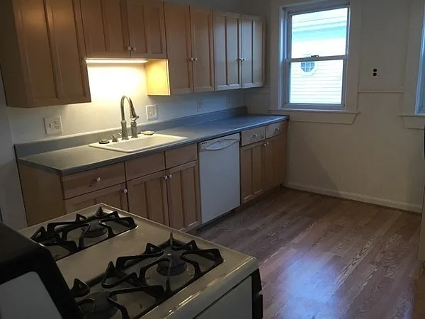31 Billings Ave #1