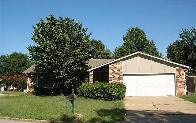 3 bed, 1638 sqft, $1,375 — Photo 1