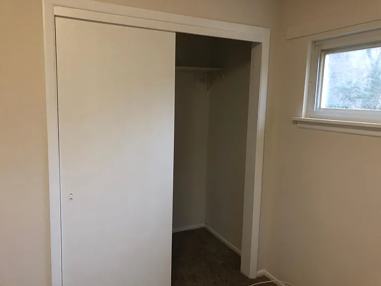 528 Kuethe Rd NE #A — Photo 3
