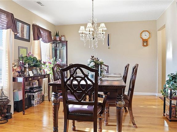 4th image of 1310 Baltic St