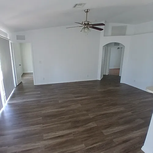 653 Allison St E Photo 1