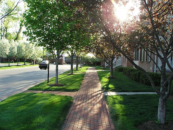 Statesmen Walkway