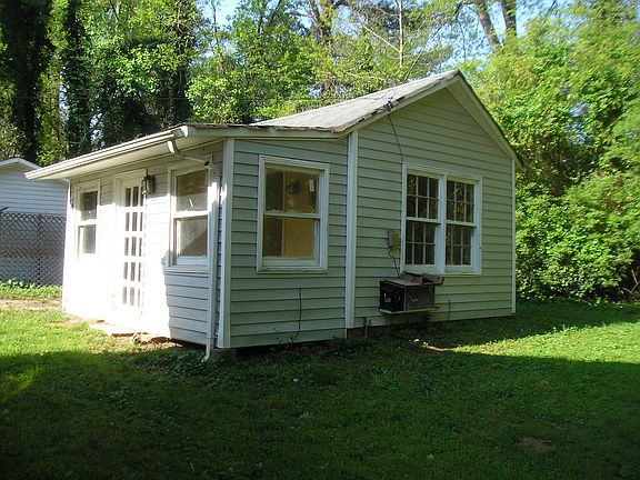 Small side house for art studio, office, etc