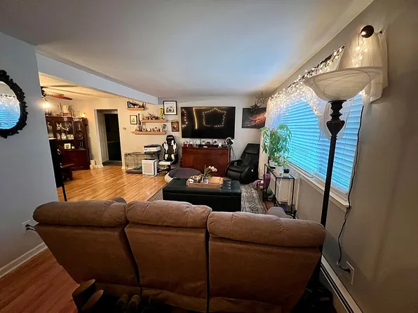121 Cricket Ln, Woodbridge, NJ 07095