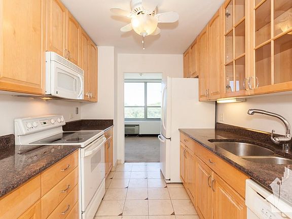 5th image of 3550 N Lake Shore Dr APT 701L