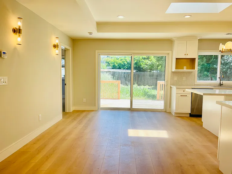 1334 Madera Ave — Photo 7