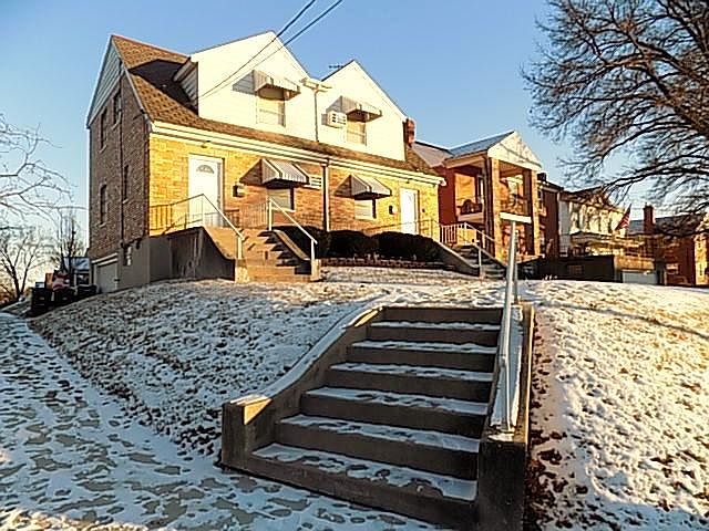 1st image of 590 Rosemont Ave