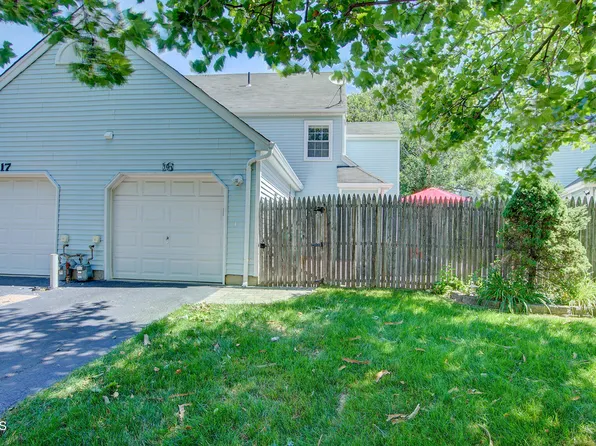 16 Whitman Court, Freehold, NJ 07728