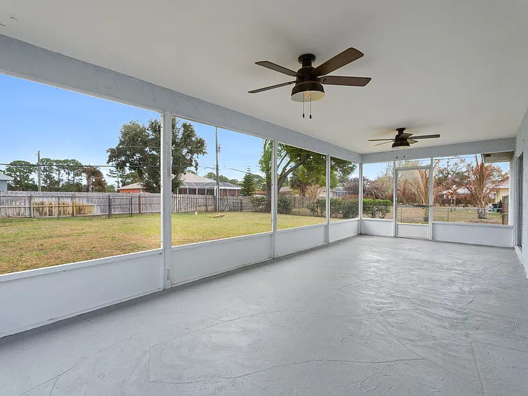 2861 SE Calvin St — Photo 29