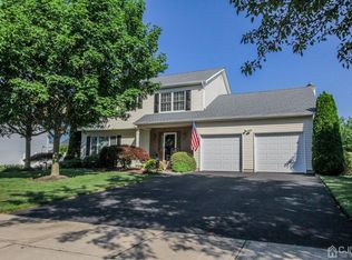 9 Lea Dr, Hamilton, NJ 08690