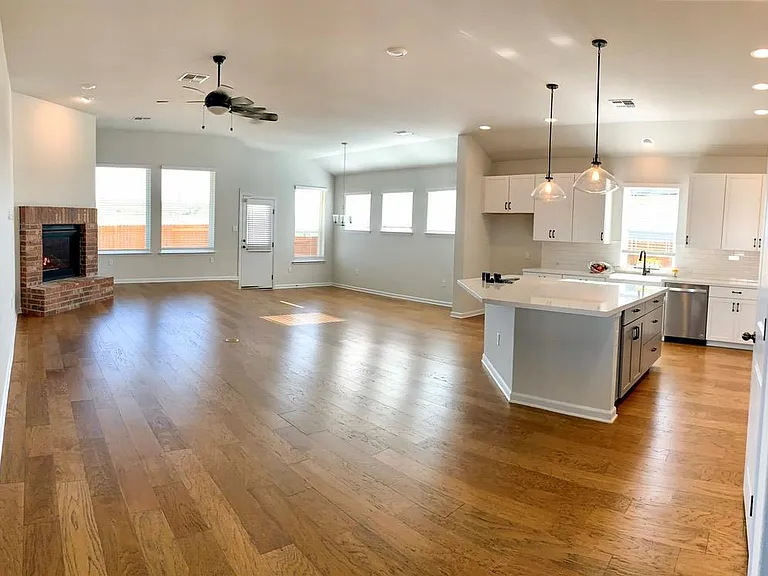 8105 Chrysler Bnd — Photo 25