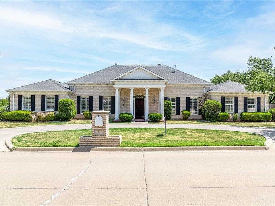 1st image of 311 NW 32nd St