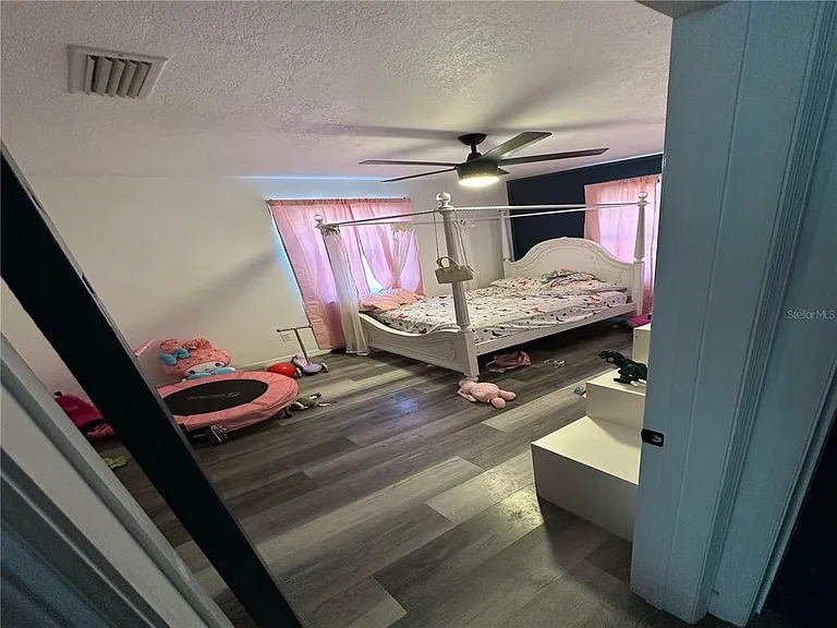 1011 Gerona Ave — Photo 9
