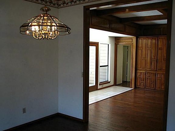 4th image of 2506 Golden Oaks Dr