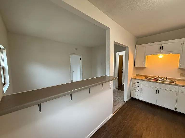 3962-3964 3966 Minnehaha Ave — Photo 1