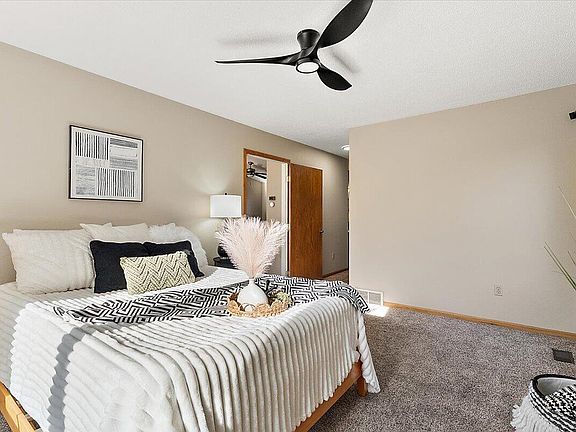4th image of 272 Fairway Ct