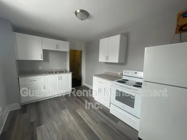 229 McKellar St S #2, Thunder Bay, ON P7E 1H6