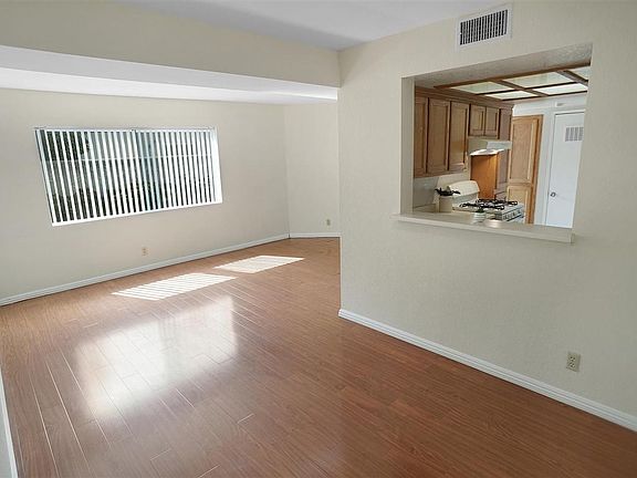 2nd image of 604 N Kenwood St #2