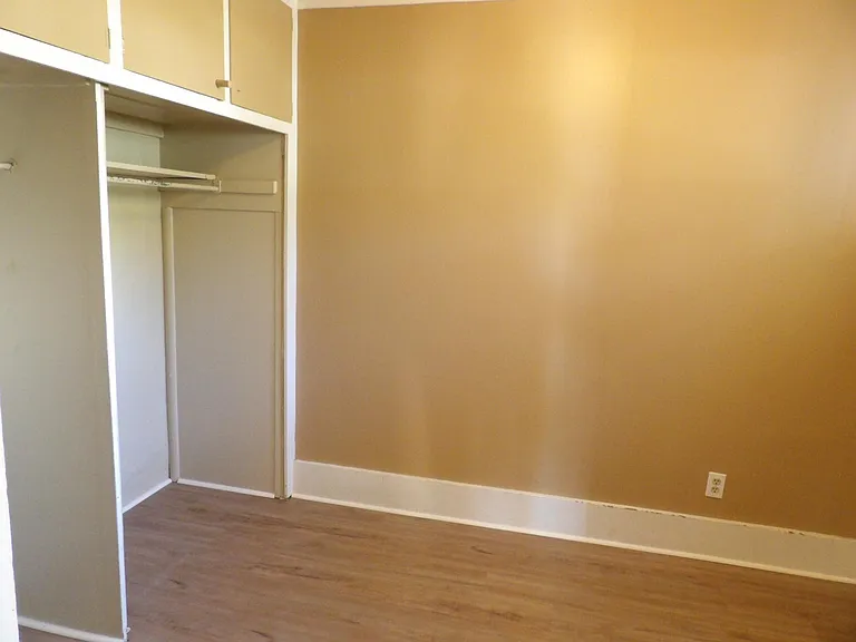 821 S Logan Ave — Photo 10