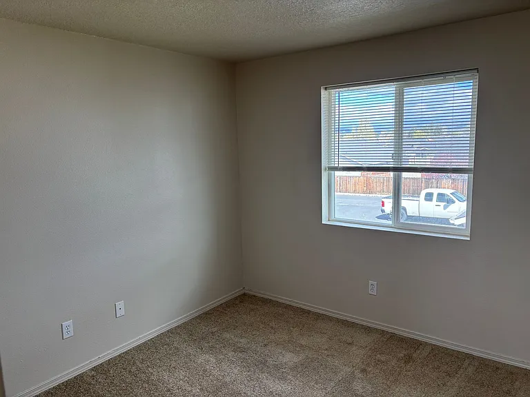 1 Bedroom Unit with Detached Garage — Photo 3