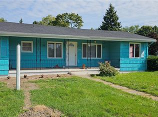 1414 Highland Pkwy, Derby, NY 14047